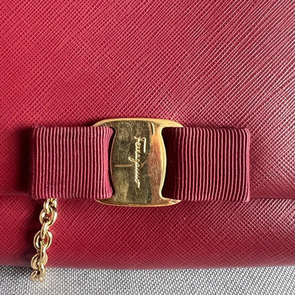 Salvatore Ferragamo Burgundy Crossbody Bag with Gold Chain - Picture 6 of 12